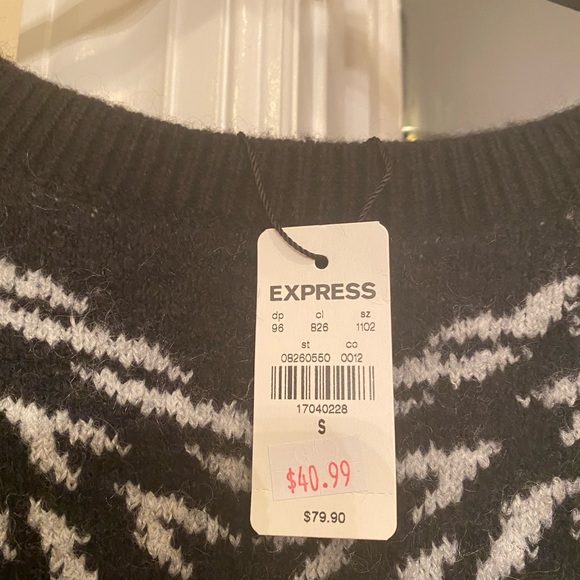 Top - Picture 2 of 3